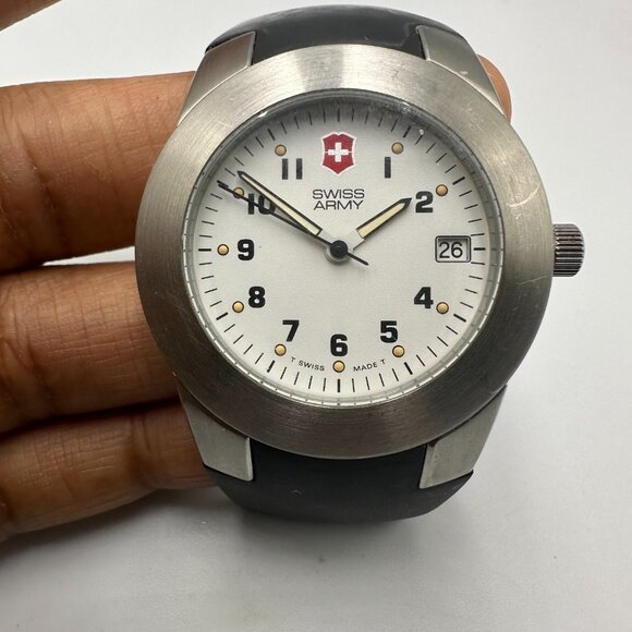 Victorinox Swiss Army Peak Watch Men Silver No Band 38MM Date Window New Battery - Picture 1 of 8